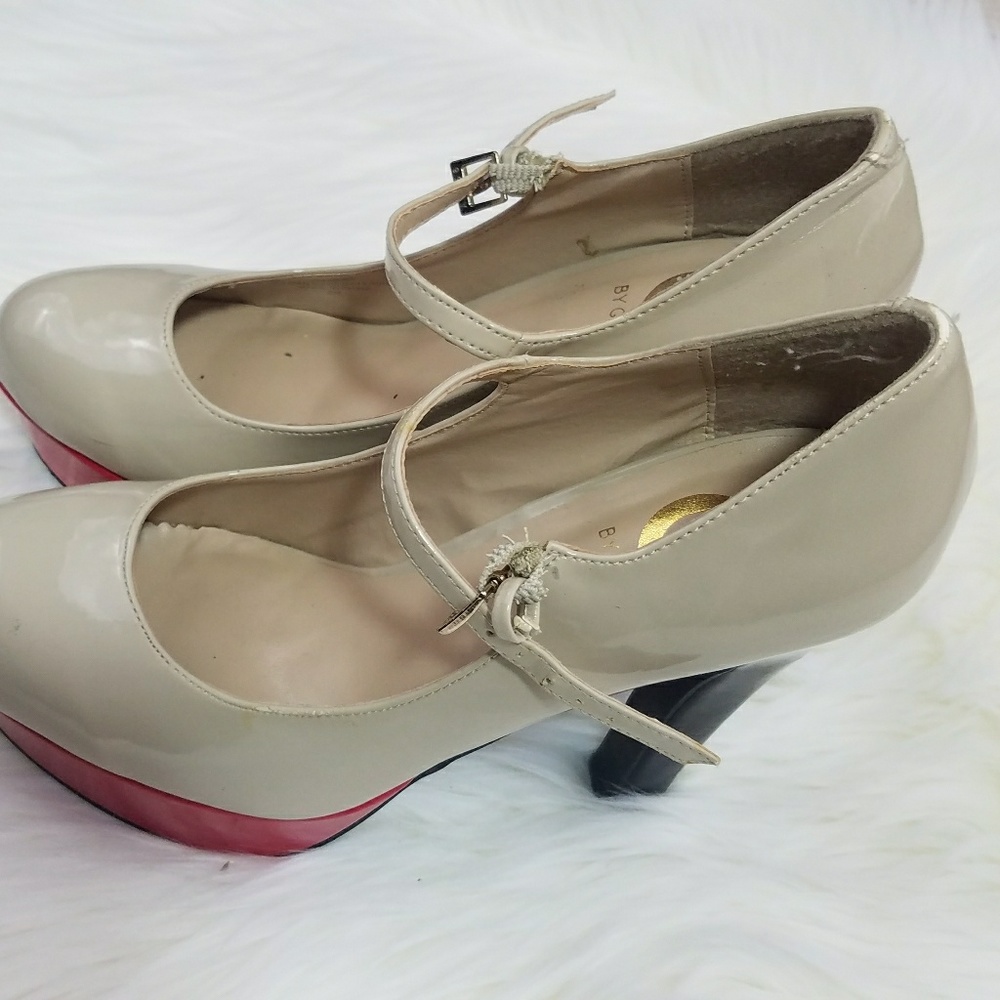 Guess platform shoes in tan, red, black color 0014 - Picture 5 of 9